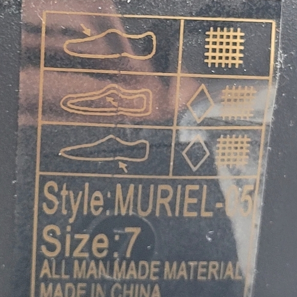 Size 7 Women's Side Gore Metal Harness Bootie - Picture 5 of 9